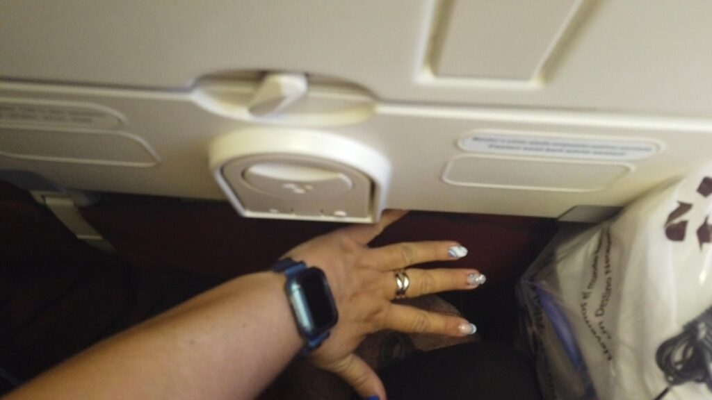 Como é voar LATAM para Roma - Poltrona
